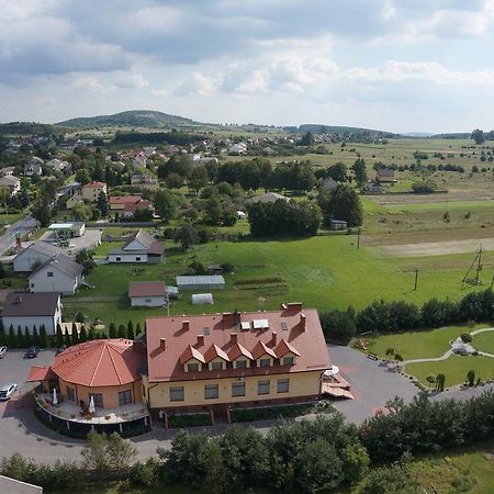 Hotel & Restauracja Okraglak Chęciny Екстериор снимка