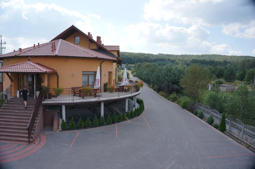 Hotel & Restauracja Okraglak Chęciny Екстериор снимка